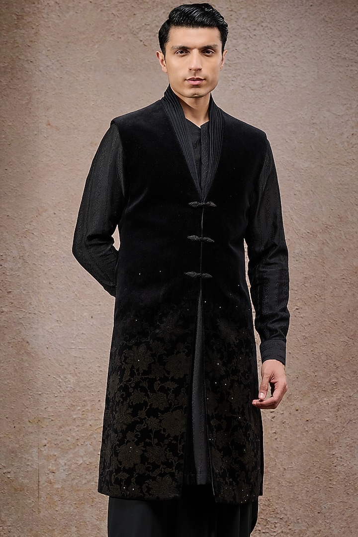 Black Cotton Velvet Sleeveless Groom Sherwani Set by Tarun Tahiliani Men at Pernia's Pop Up Shop