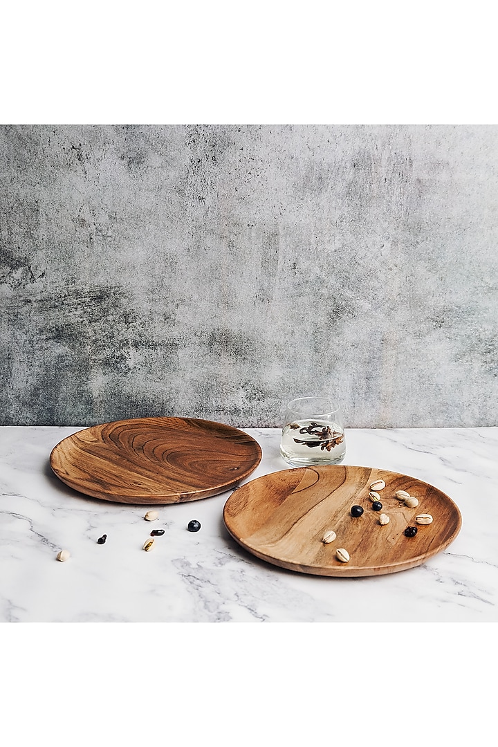 Brown Acacia Wood Plate Set by Think Artly