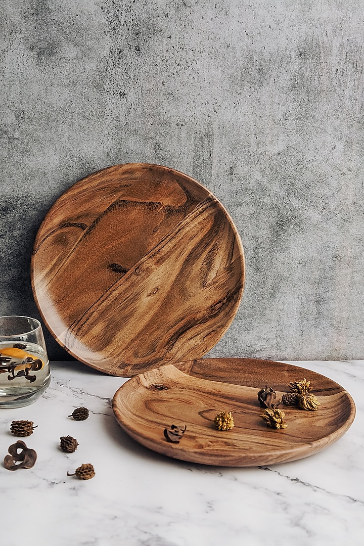 Brown Acacia Wood Plate Set by Think Artly
