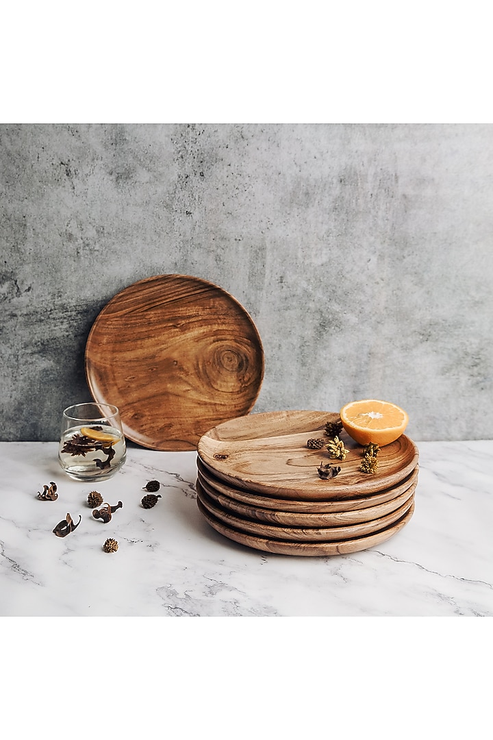 Brown Acacia Wood Plate Set by Think Artly at Pernia's Pop Up Shop