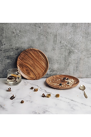 Brown Acacia Wood Plate Set by Think Artly