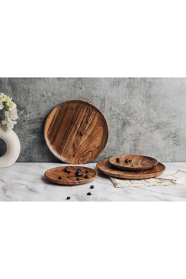 Brown Acacia Wood Plate Set by Think Artly at Pernia's Pop Up Shop