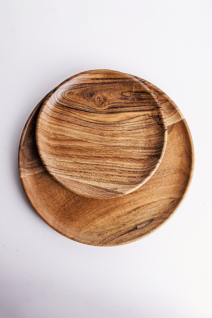 Brown Acacia Wood Plate Set by Think Artly at Pernia's Pop Up Shop