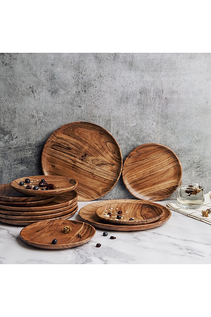 Brown Acacia Wood Plate Set by Think Artly at Pernia's Pop Up Shop