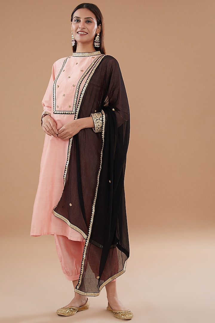 Peach Cotton Silk Embroidered Kurta Set by The Home Affair at Pernia's Pop Up Shop