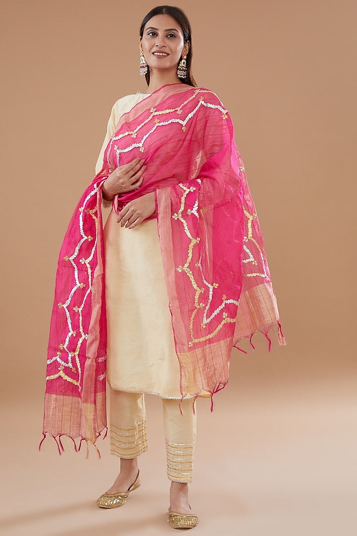 Off-White Cotton Silk Embroidered Kurta Set by The Home Affair at Pernia's Pop Up Shop