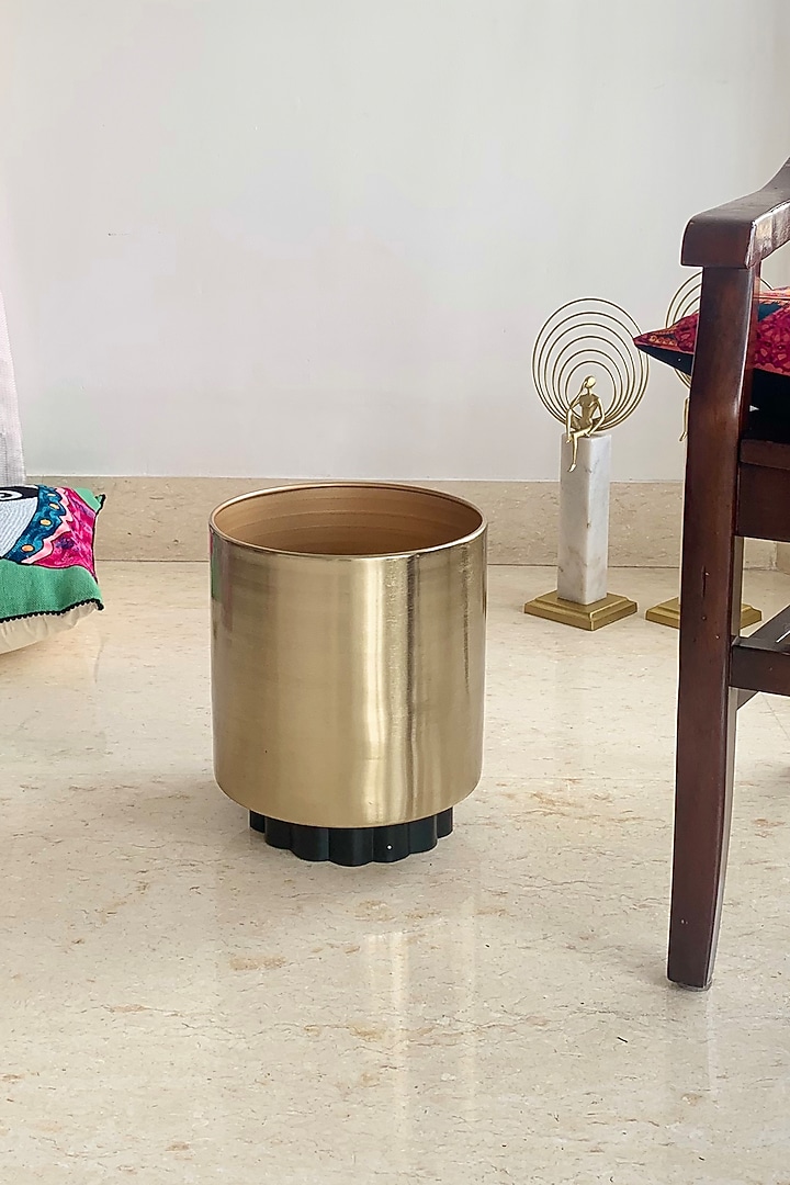 Gold & Black Metal Planter by The house of trendz at Pernia's Pop Up Shop