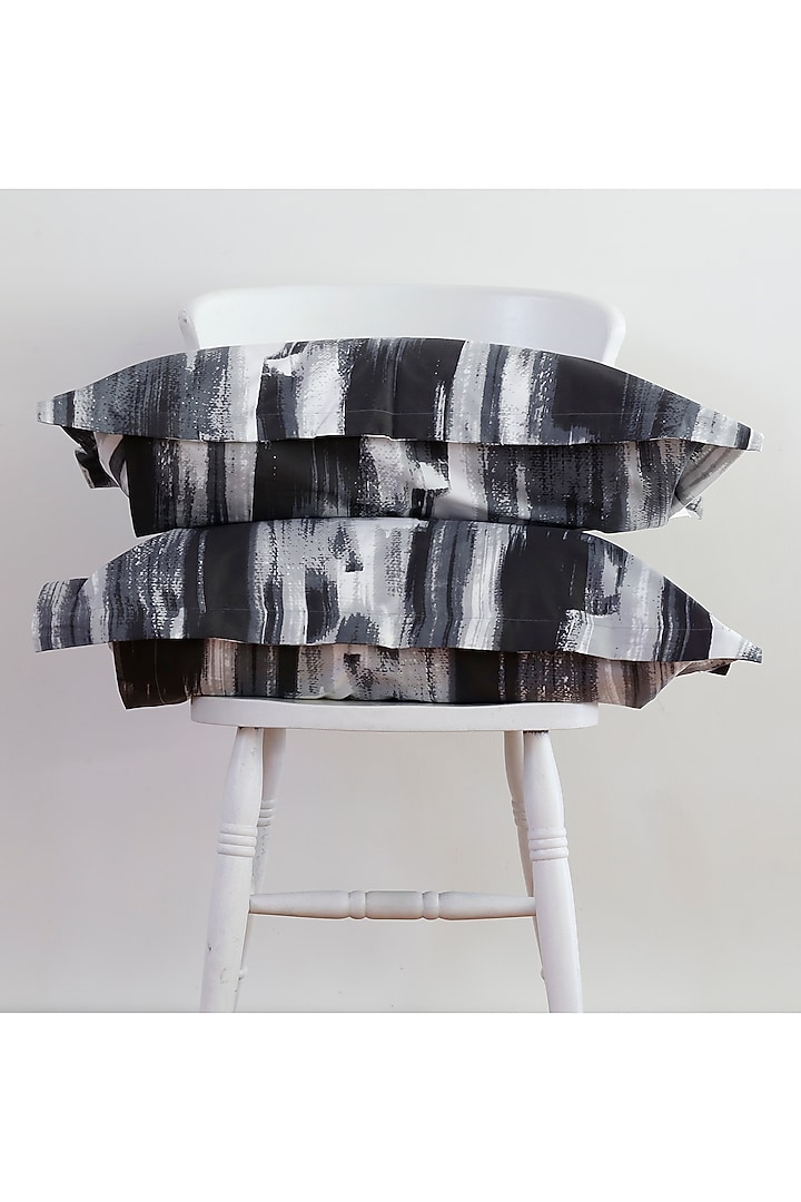 Black & White Printed Bedsheet Set by Thoppia at Pernia's Pop Up Shop