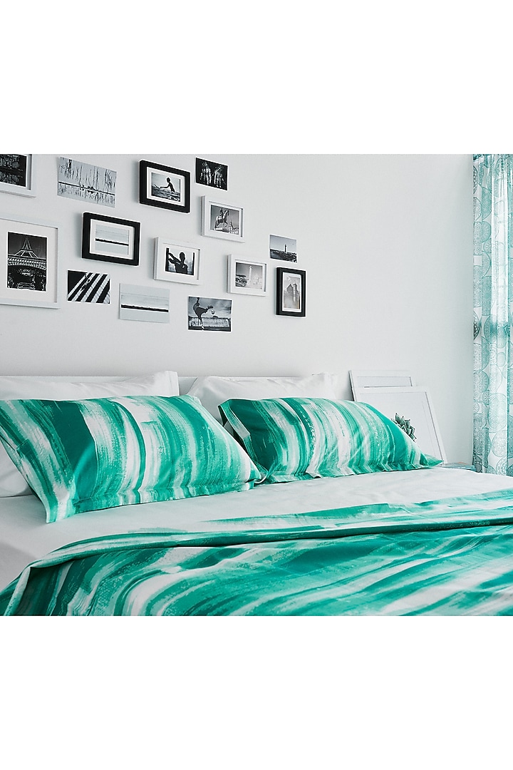 Dark Green & White Printed Bedsheet Set by Thoppia