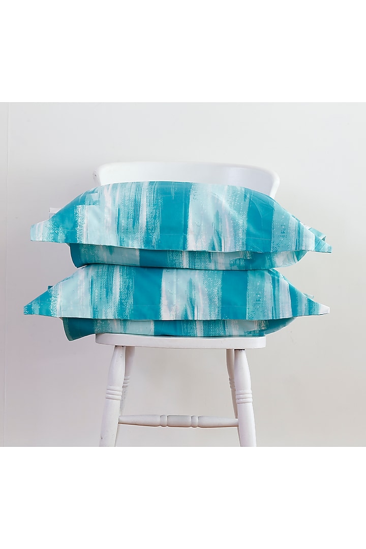 Dark Green & White Printed Bedsheet Set by Thoppia at Pernia's Pop Up Shop