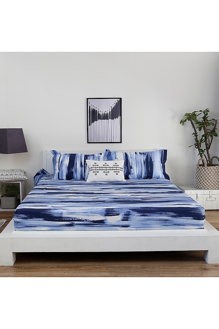 Cobalt Blue & White Printed Bedsheet Set by Thoppia