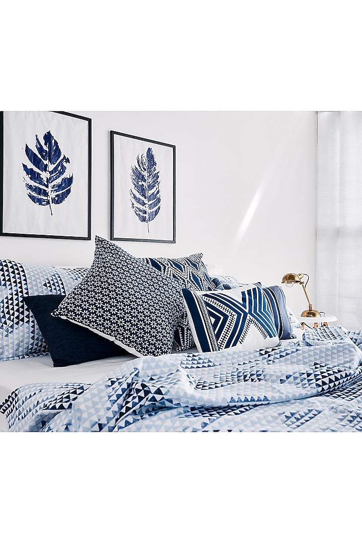 Dark Blue & White Printed Bedsheet Set by Thoppia