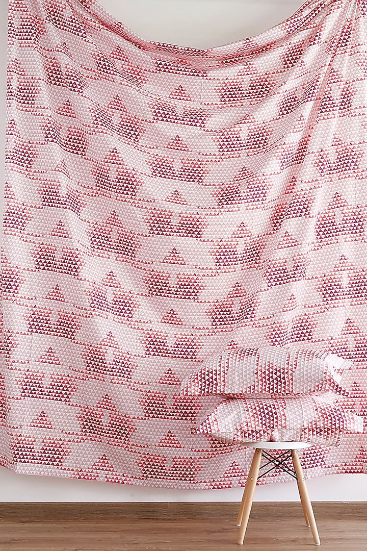 Faded Red & White Printed Bedsheet Set by Thoppia at Pernia's Pop Up Shop
