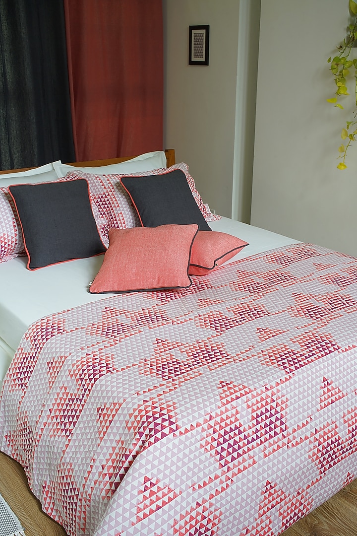 Faded Red & White Printed Bedsheet Set by Thoppia at Pernia's Pop Up Shop