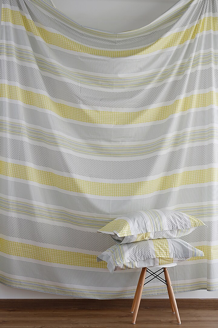 Butter Yellow & White Printed Bedsheet Set by Thoppia at Pernia's Pop Up Shop