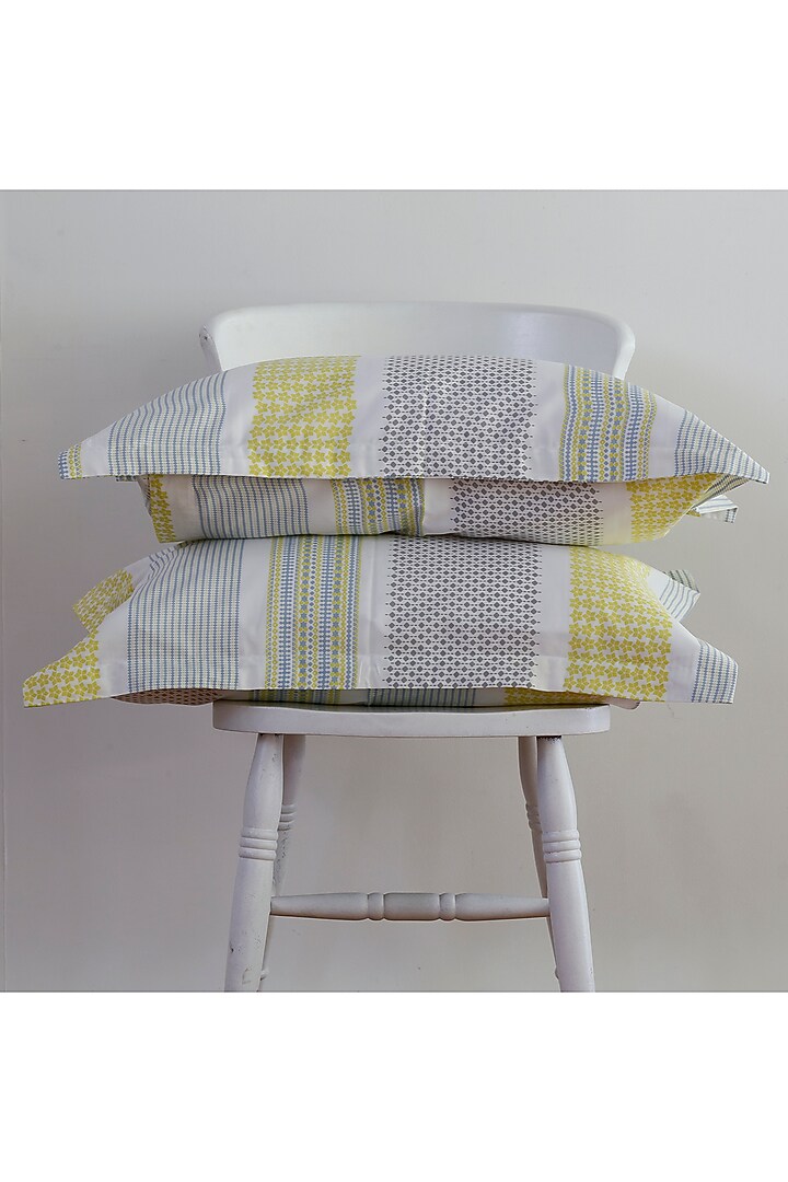 Butter Yellow & White Printed Bedsheet Set by Thoppia at Pernia's Pop Up Shop