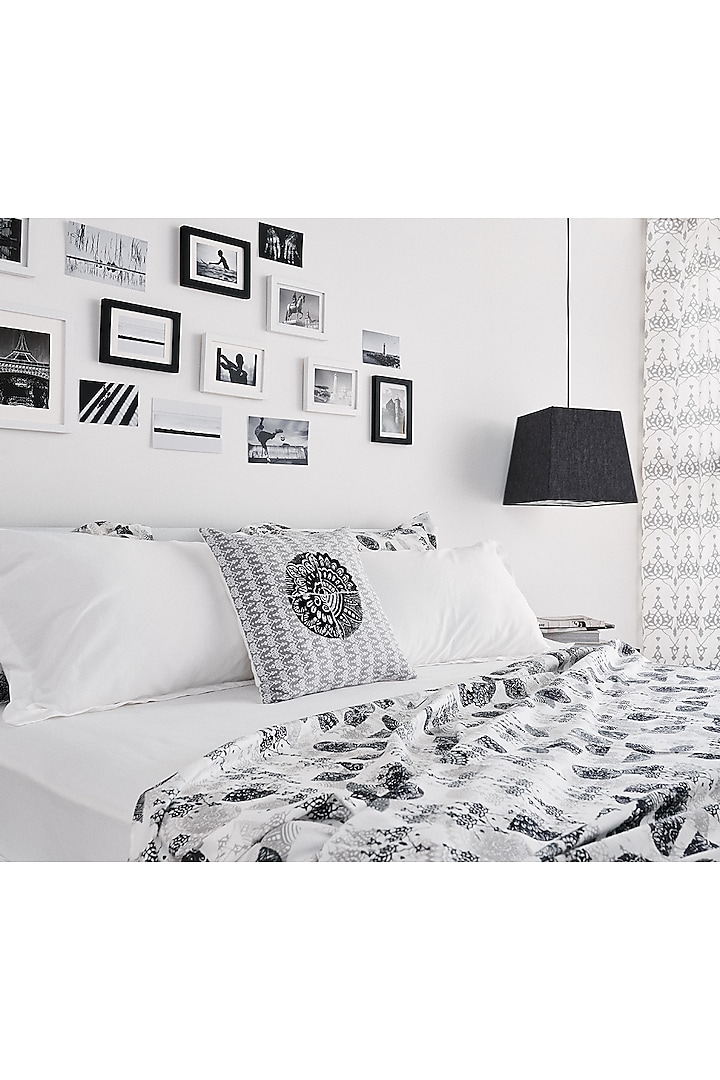 White & Black Printed Bedsheet Set by Thoppia