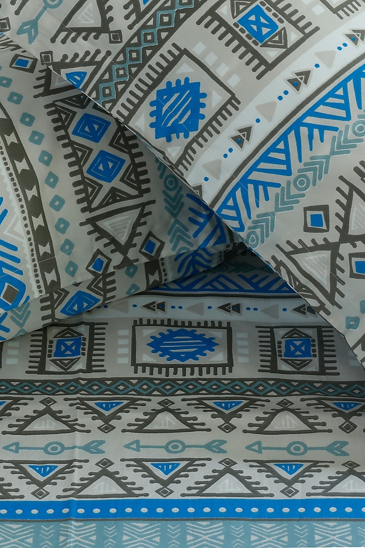 Multi-Colored Bedsheet Set With Rotary Print by Thoppia at Pernia's Pop Up Shop