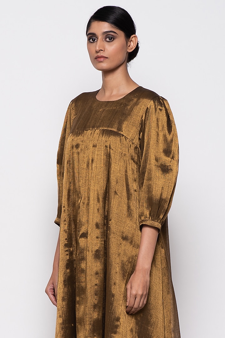 Copper Zari & Handloom Tissue Gathered Handwoven Kurta Set by THE WEAVES at Pernia's Pop Up Shop