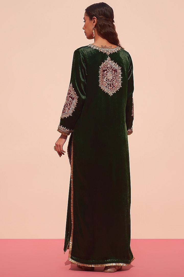 Bottle Green Velvet Embroidered Kurta Set by Angad Singh at Pernia's Pop Up Shop