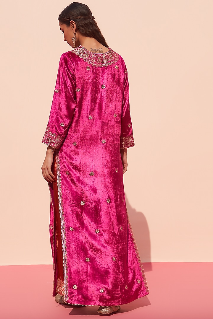 Rani Pink Velvet Embroidered Kurta Set by Angad Singh at Pernia's Pop Up Shop
