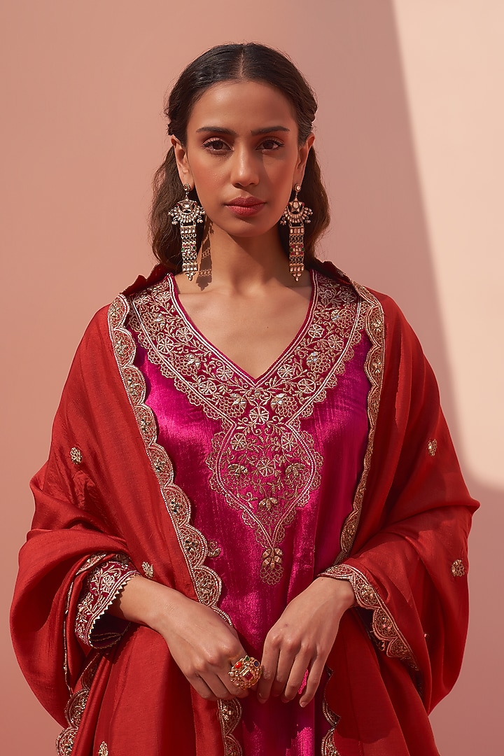Rani Pink Velvet Embroidered Kurta Set by Angad Singh at Pernia's Pop Up Shop