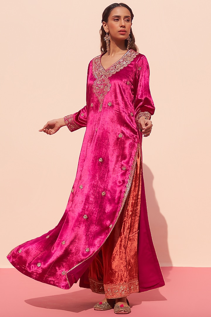 Rani Pink Velvet Embroidered Kurta Set by Angad Singh at Pernia's Pop Up Shop