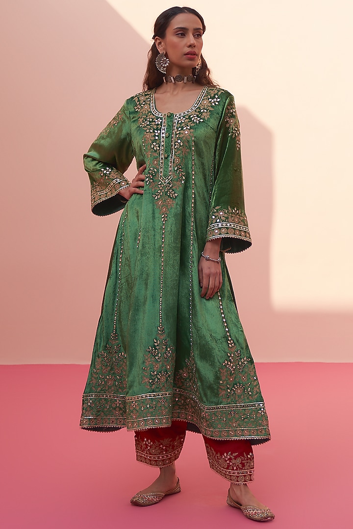 Green Velvet Embroidered Choga Set by Angad Singh at Pernia's Pop Up Shop