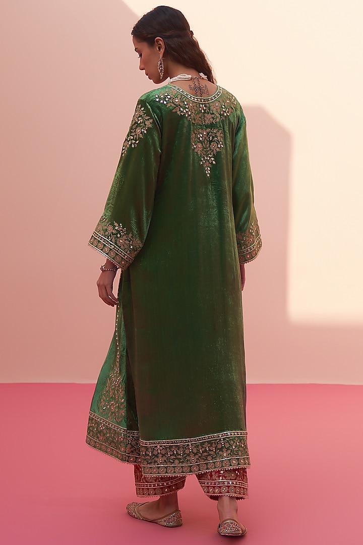 Green Velvet Embroidered Choga Set by Angad Singh at Pernia's Pop Up Shop