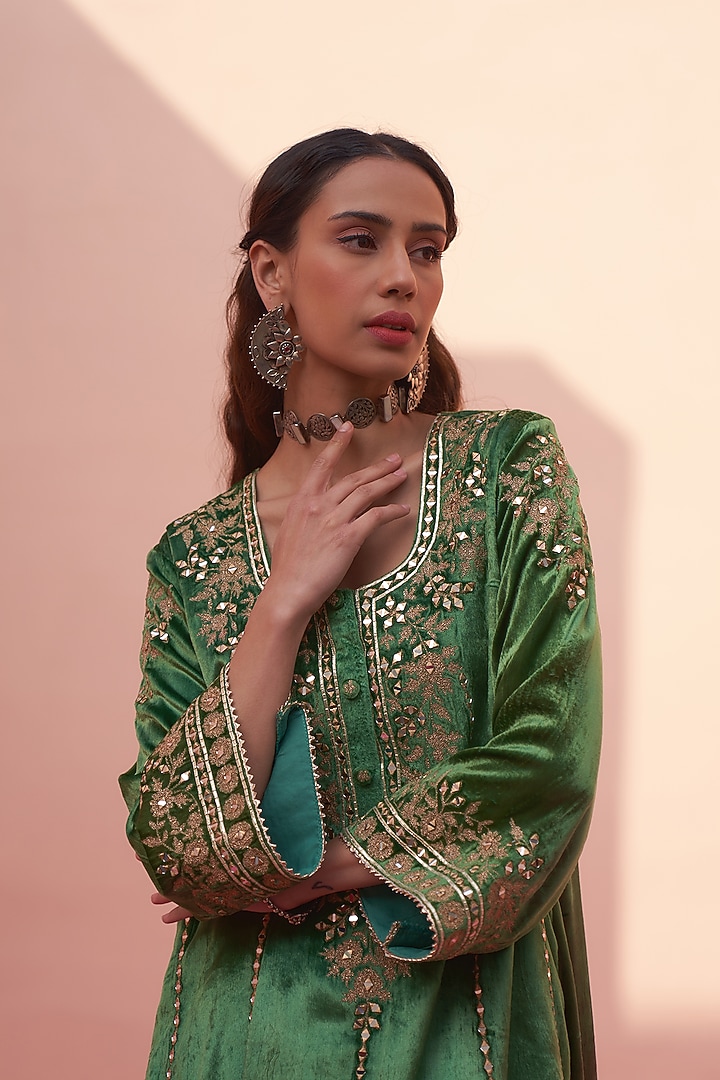 Green Velvet Embroidered Choga Set by Angad Singh at Pernia's Pop Up Shop
