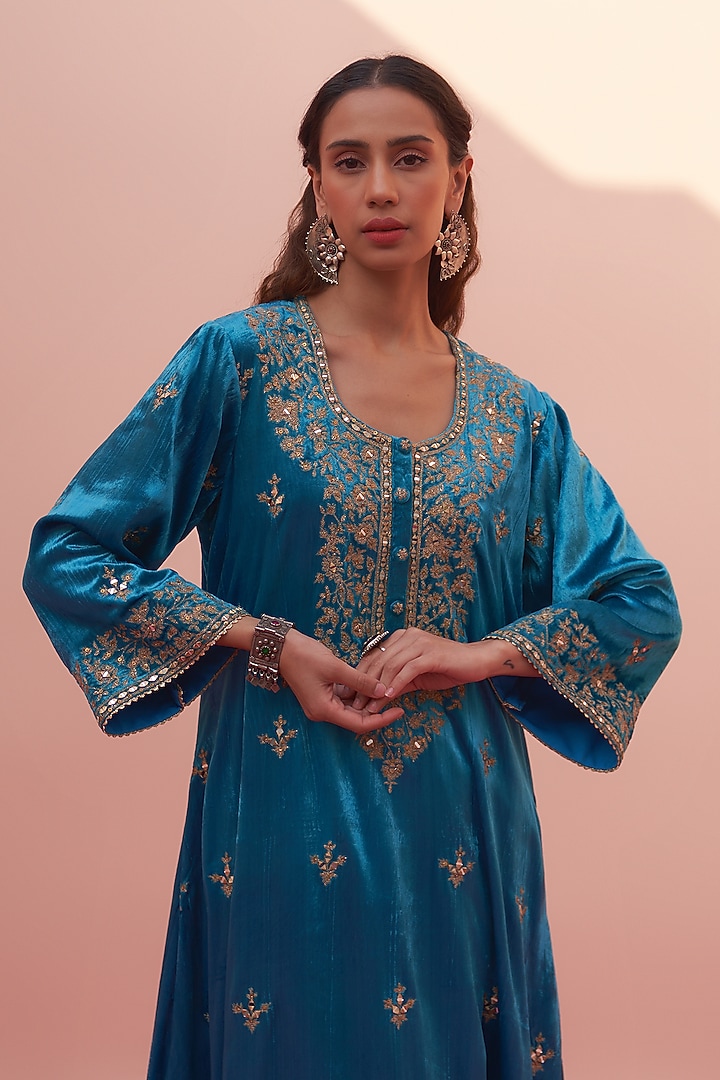 Firozi Velvet Embroidered Choga Set by Angad Singh at Pernia's Pop Up Shop