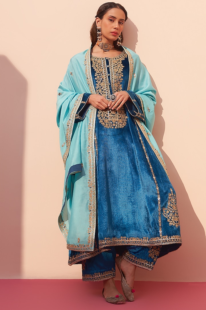 Blue Velvet Embroidered Choga Set by Angad Singh at Pernia's Pop Up Shop