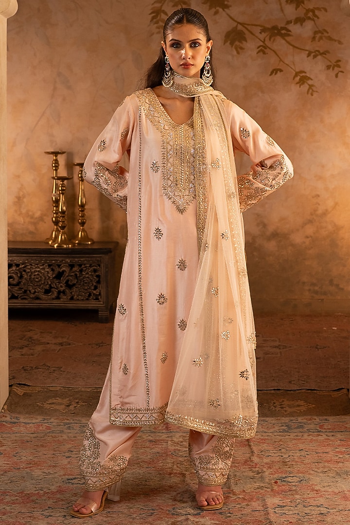 Peach Silk Embroidered Kurta Set by Angad Singh at Pernia's Pop Up Shop