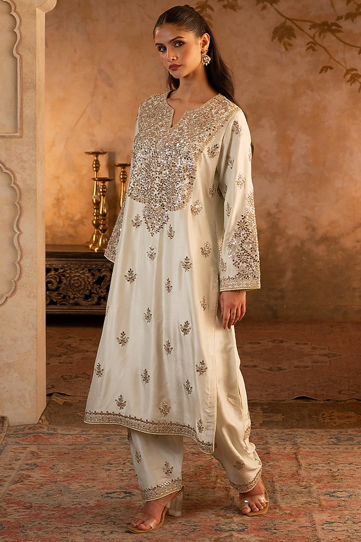 Pistachio Green Silk Embroidered Kurta Set by Angad Singh at Pernia's Pop Up Shop