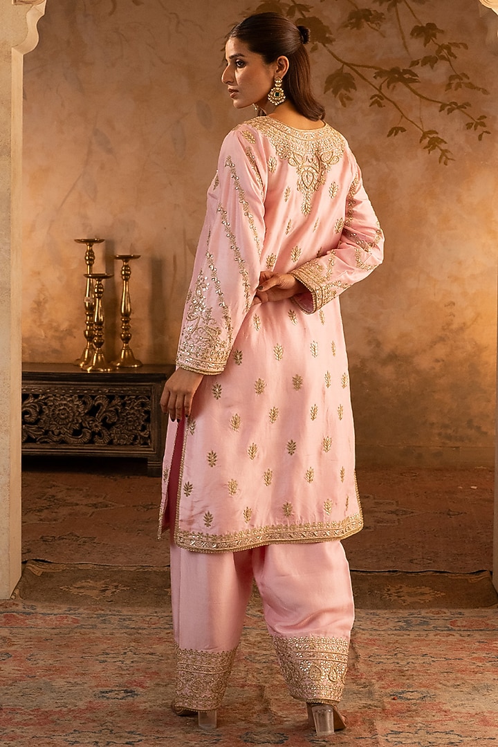 Blush Pink Silk Embroidered Kurta Set by Angad Singh at Pernia's Pop Up Shop
