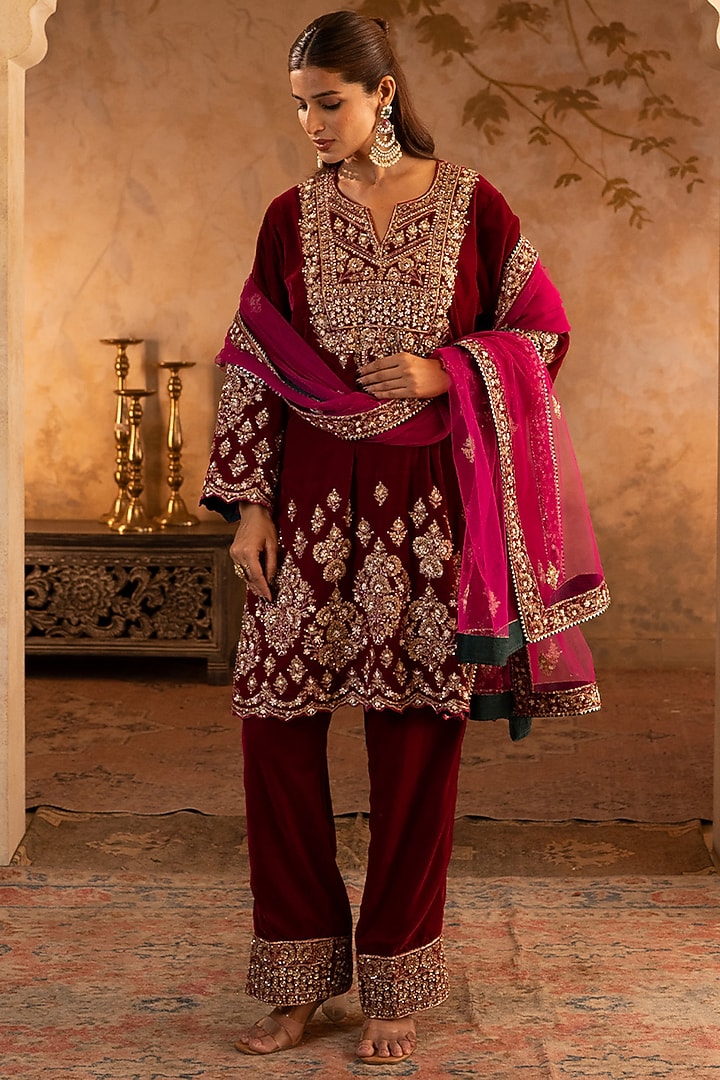 Rani Pink Velvet Embroidered Kurta Set by Angad Singh at Pernia's Pop Up Shop