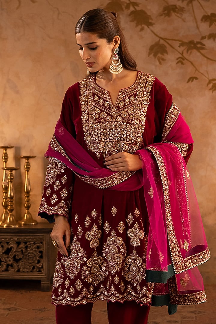 Rani Pink Velvet Embroidered Kurta Set by Angad Singh at Pernia's Pop Up Shop
