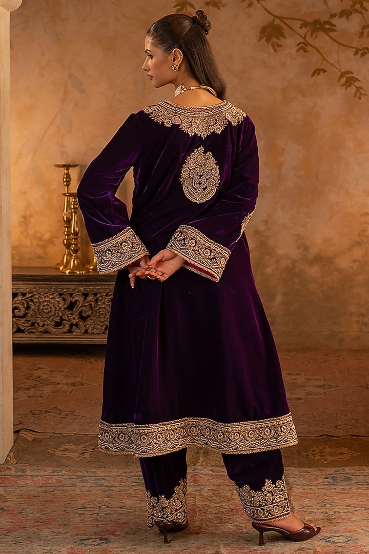Purple Velvet Embroidered Kurta Set by Angad Singh at Pernia's Pop Up Shop