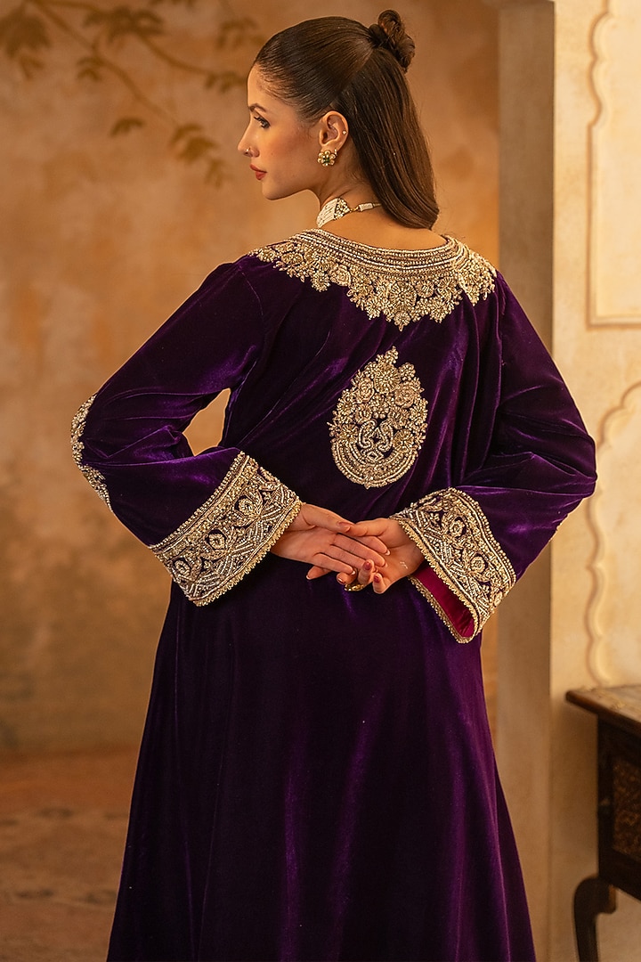 Purple Velvet Embroidered Kurta Set by Angad Singh at Pernia's Pop Up Shop