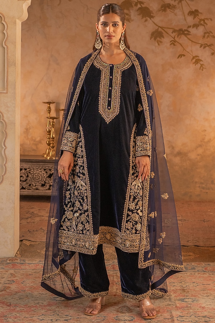 Navy Blue Velvet Embroidered Kurta Set by Angad Singh at Pernia's Pop Up Shop