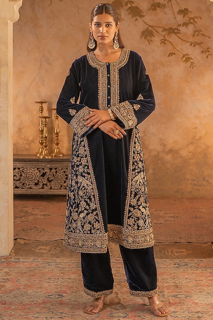 Navy Blue Velvet Embroidered Kurta Set by Angad Singh at Pernia's Pop Up Shop