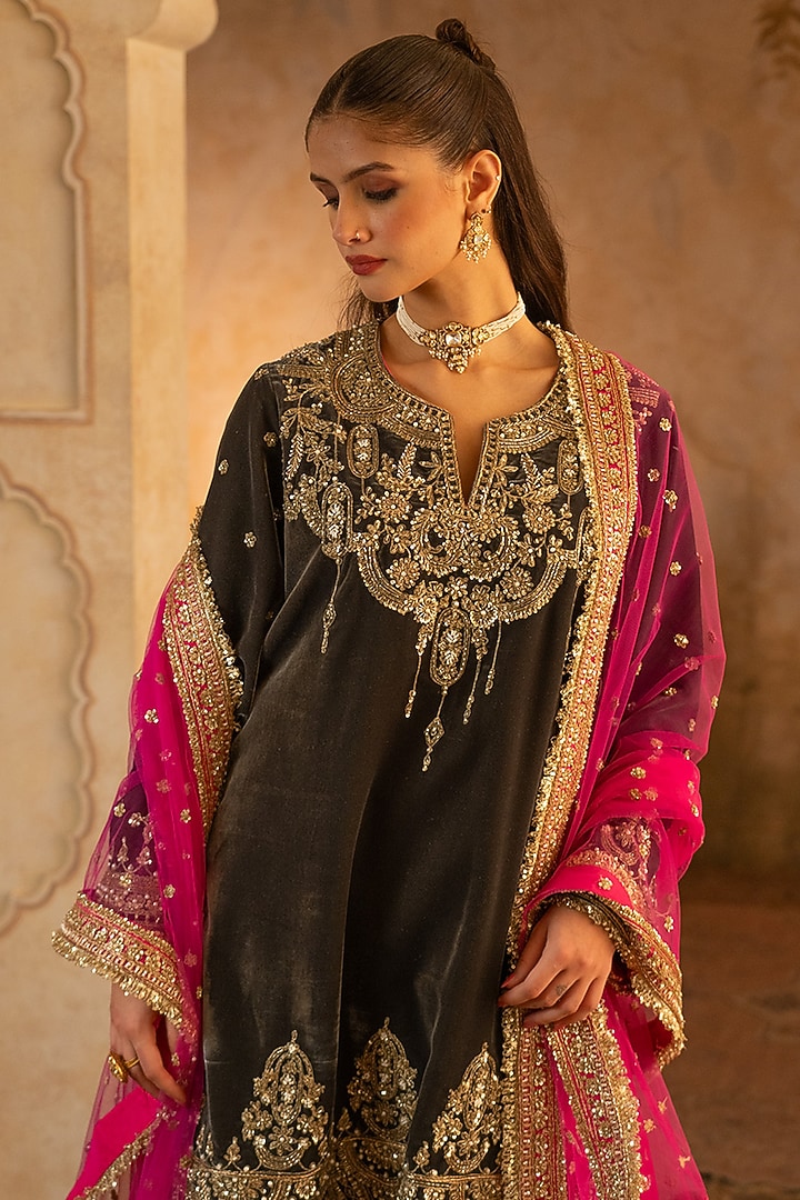 Grey Velvet Embroidered Kurta Set by Angad Singh at Pernia's Pop Up Shop