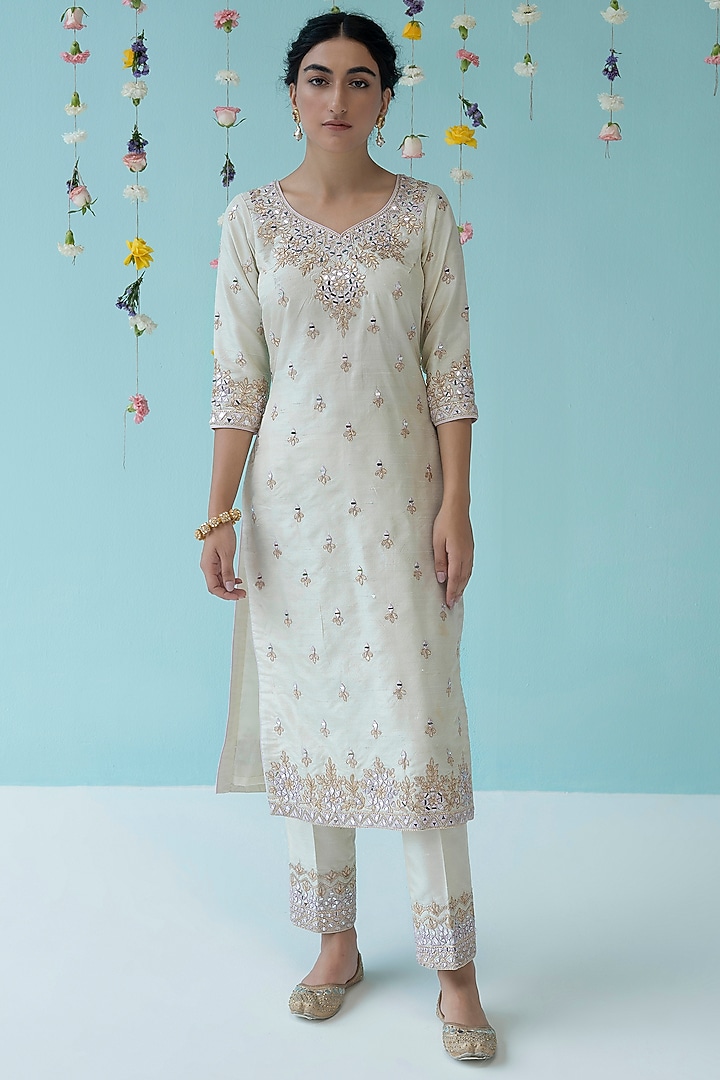 Ivory Thread Embroidered Kurta Set by Angad Singh at Pernia's Pop Up Shop