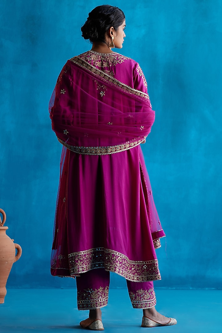 Crimson Embroidered Kurta Set by Angad Singh at Pernia's Pop Up Shop