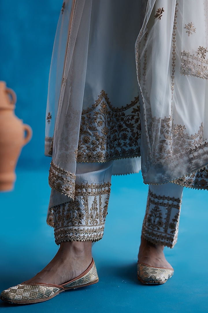 Ivory Embroidered Kurta Set by Angad Singh at Pernia's Pop Up Shop