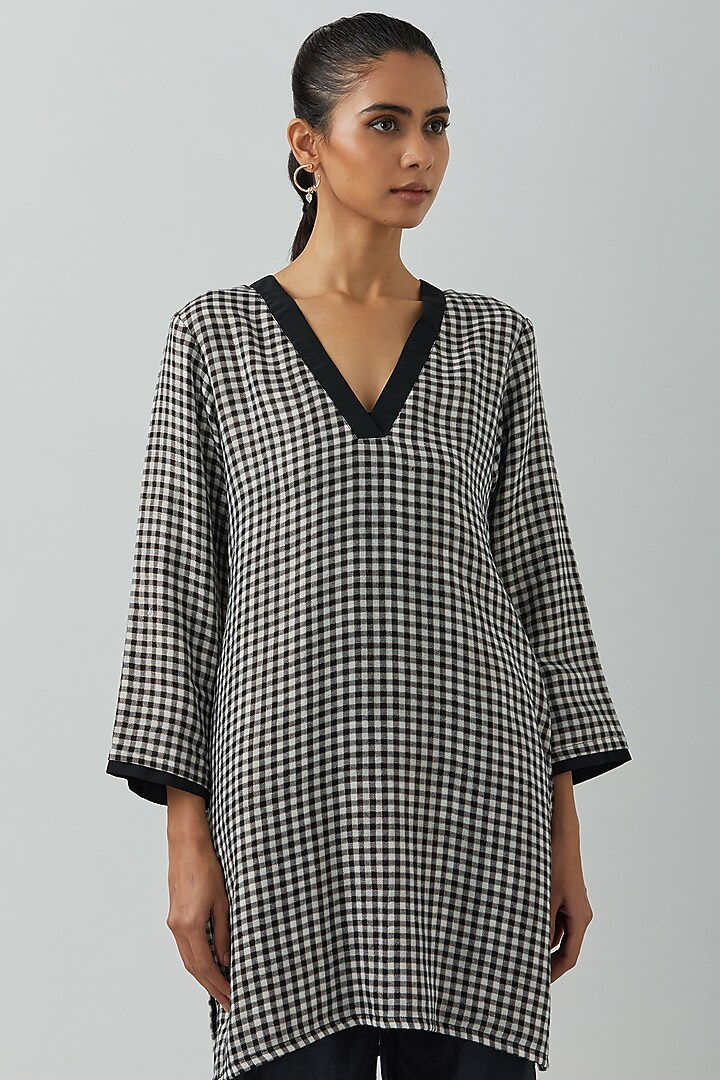 Black & White Cotton Zari Checks Kurta Set by The Indian Cause at Pernia's Pop Up Shop