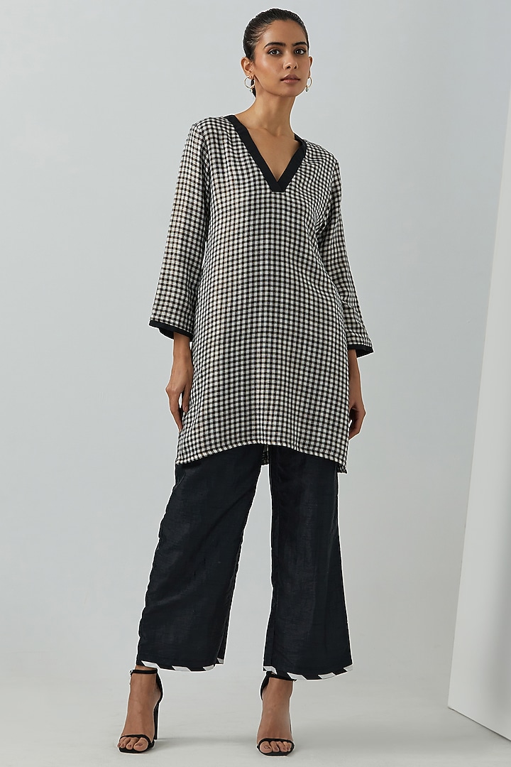 Black & White Cotton Zari Checks Kurta Set by The Indian Cause at Pernia's Pop Up Shop