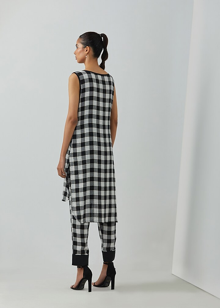 Black & White Cotton Zari Printed Kurta Set by The Indian Cause at Pernia's Pop Up Shop