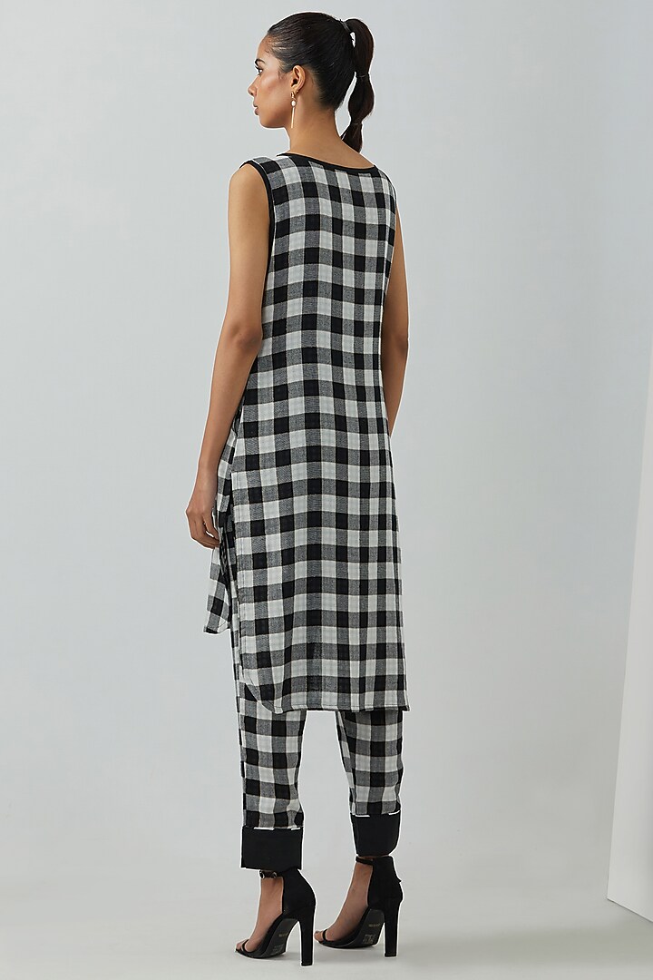 Black & White Cotton Zari Printed Kurta Set by The Indian Cause at Pernia's Pop Up Shop