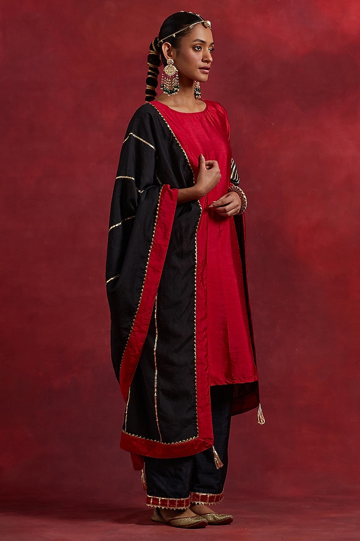 Red Raw Silk Gota Work Straight Kurta Set by The Indian Cause at Pernia's Pop Up Shop